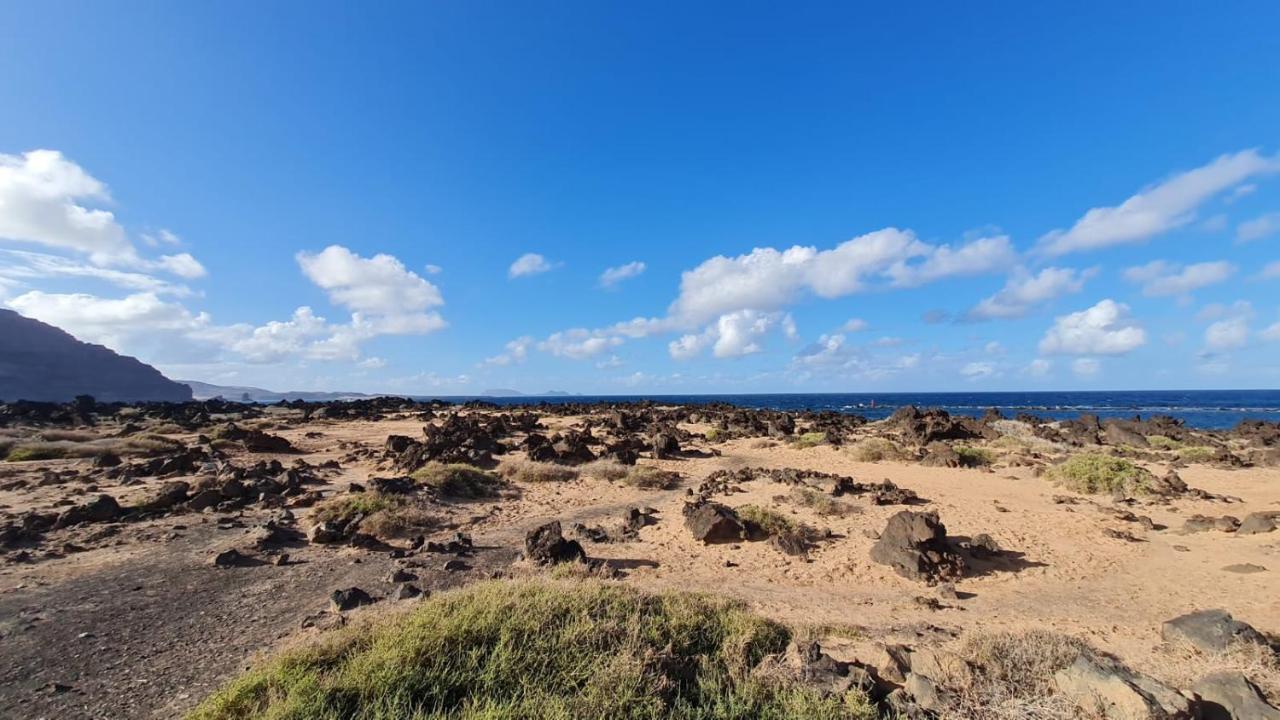 Cliff View Orzolaアパートメント エクステリア 写真